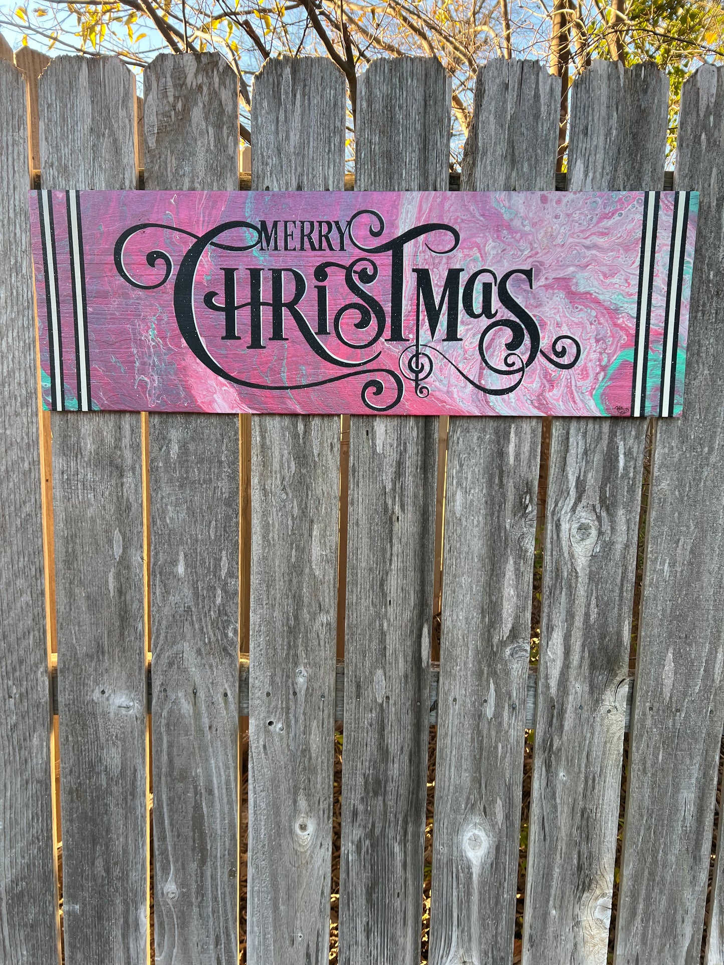 Merry Christmas, pour paint sign